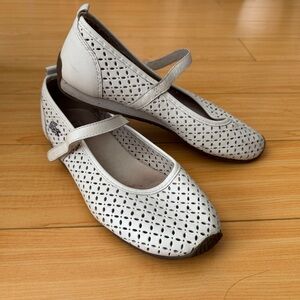 Women's White Mary Jane Shoes